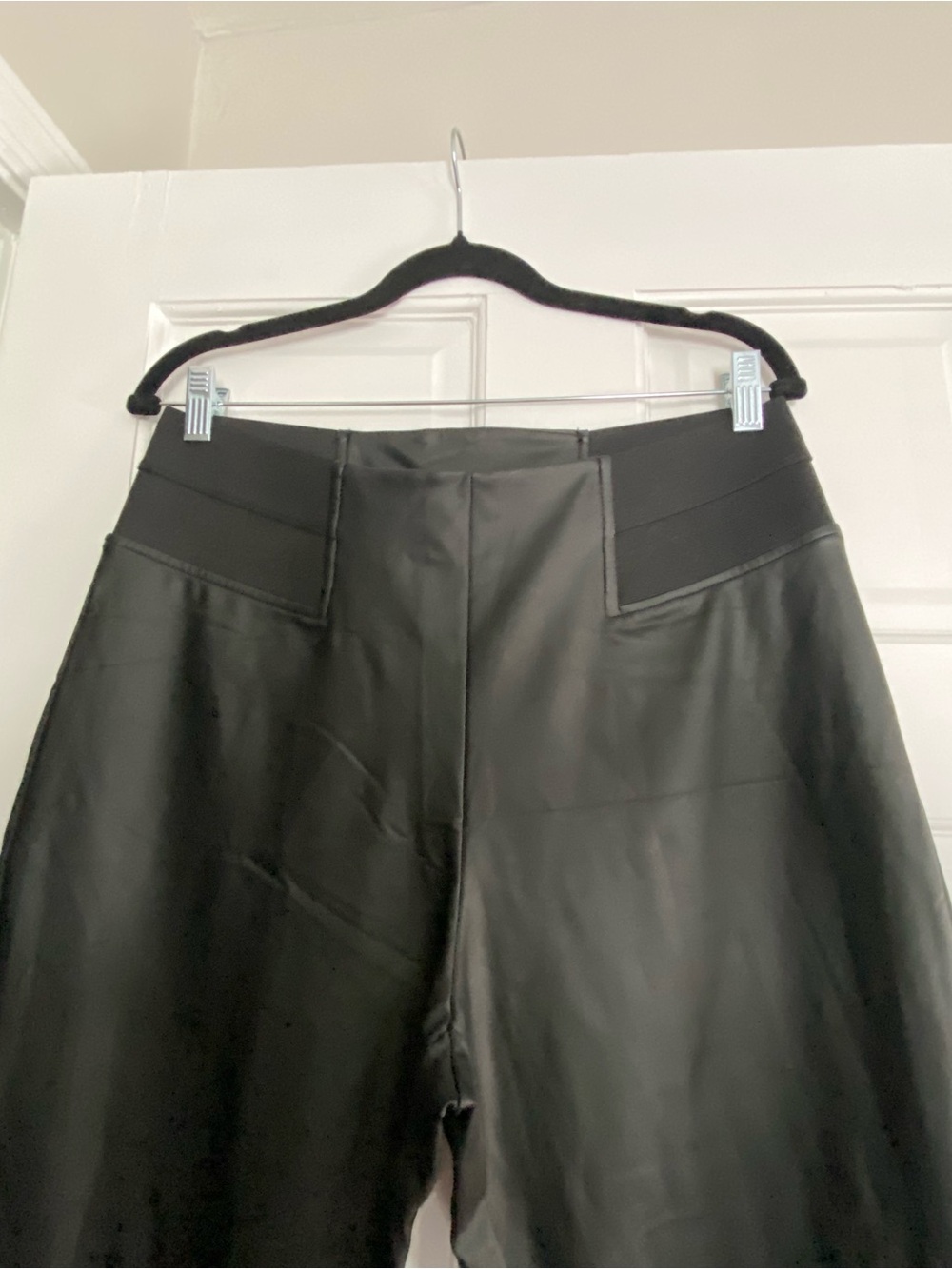 Simply Vera Wang Womens Black Faux Leather Pants